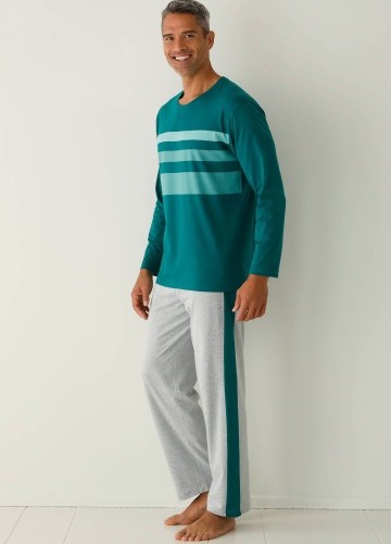 Pyžamo s kalhotami a středovými pruhy