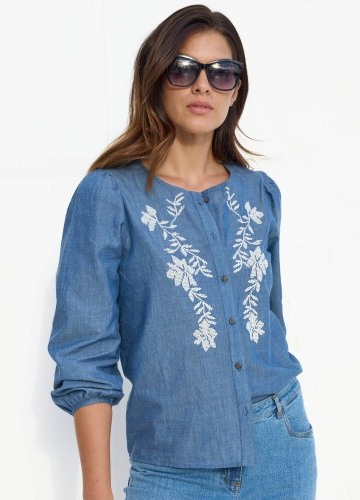 Batistová blúzka s výšivkou