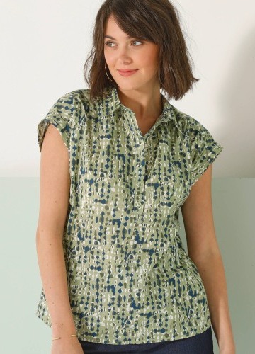 Halenka s výstřihem na knoflíčky a potiskem