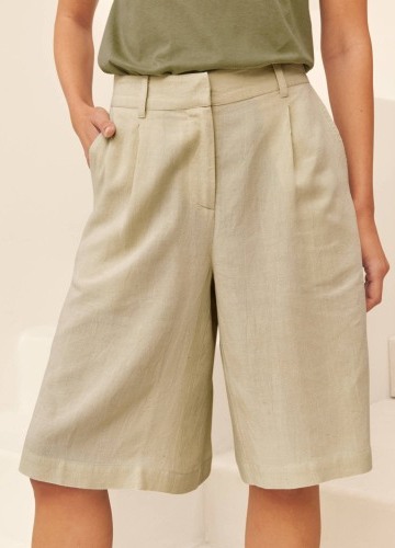 Široké bermudy s prímesou ľanu