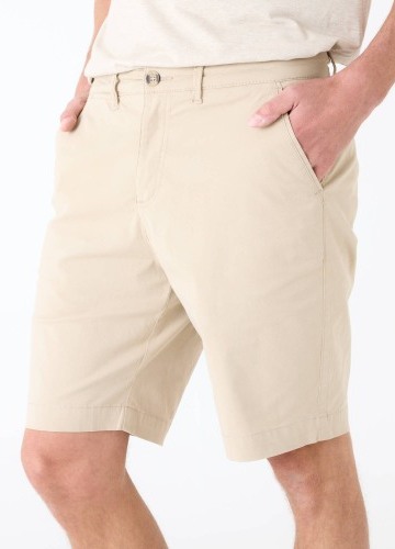 Jednobarevné chino bermudy speciálně pro větší bříško