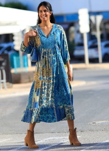 Kreponové midi šaty s potiskem