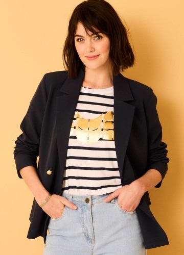 Blejzr s dvouřadým zapínáním na knoflíky