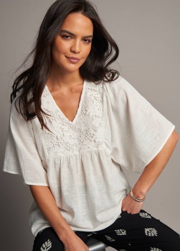 Tunika s krajkou a širokými 3/4 rukávy