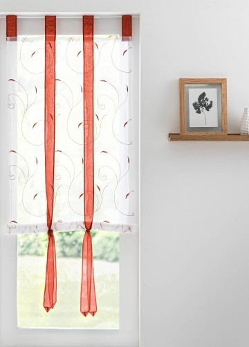 Roleta s výšivkou lístkov