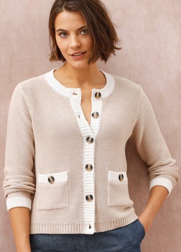 Dvojfarebný sveter s vreckami