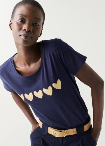 Tričko s potiskem zlatých srdíček