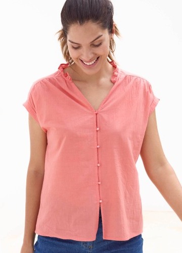 Jednobarevná halenka s výstřihem do V