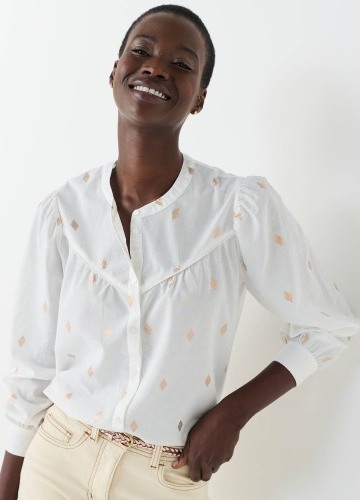Blúzka na gombíky s drobnou zlatou potlačou