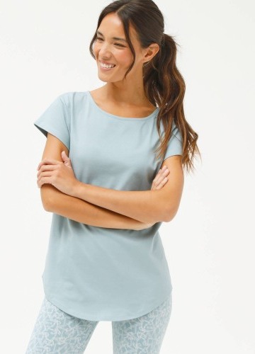 Jednobarevné dlouhé tričko s krátkými rukávy