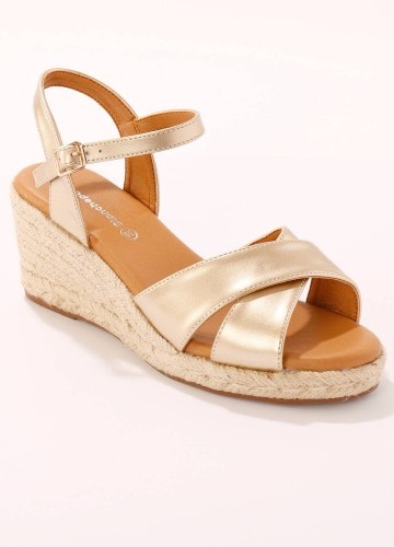 Sandály s překřížením a klínovým podpatkem