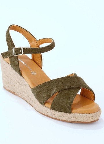 Sandály s překřížením a klínovým podpatkem