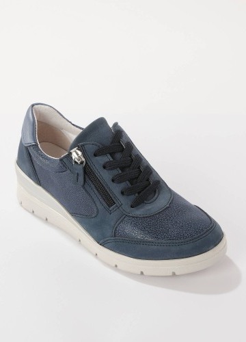 Kožené tenisky s pružnými časťami