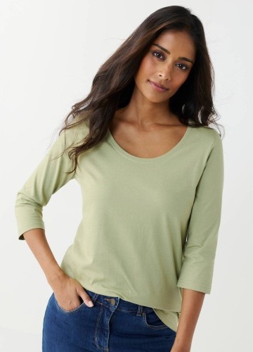 Jednobarevné tričko s 3/4 rukávy a kulatým výstřihem