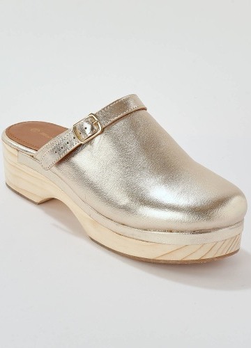 Kožené dřeváky na platformě