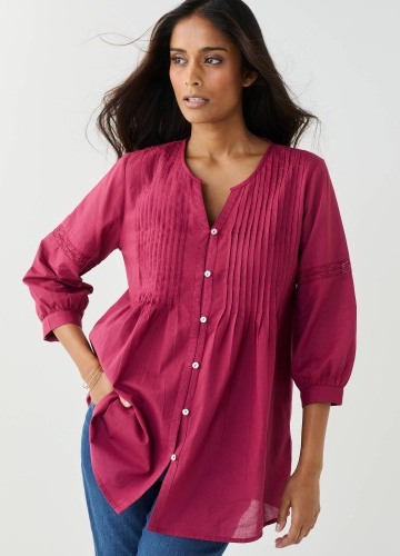 Jednofarebná tunika so zámikmi a macramé