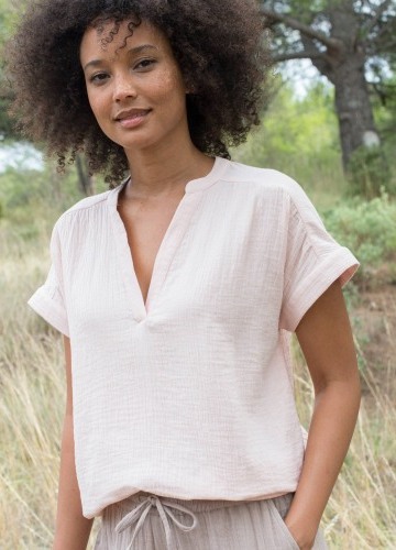 Mušelínová jednofarebná blúzka s tuniským výstrihom