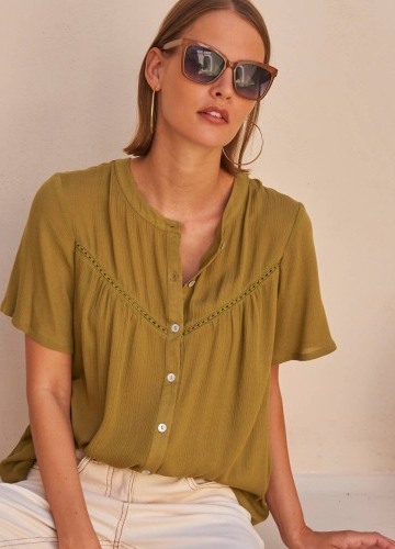 Vzdušná blúzka s krátkymi rukávmi