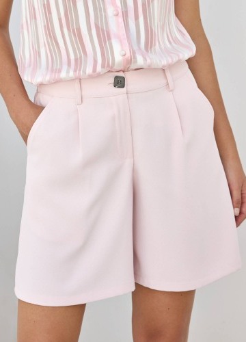 Splývavé široké šortky