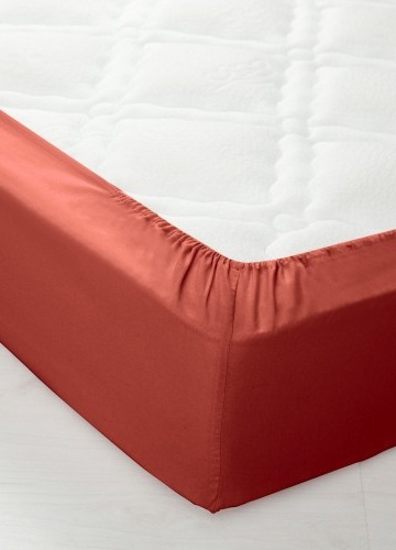 Jednobarevné napínací prostěradlo zn. Colombine® s hloubkou rohů 32 cm, z polycotonu