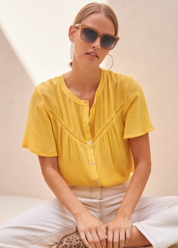 Vzdušná blúzka s krátkymi rukávmi