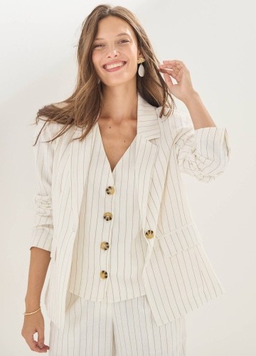 Pruhovaný blejzer s prímesou ľanu