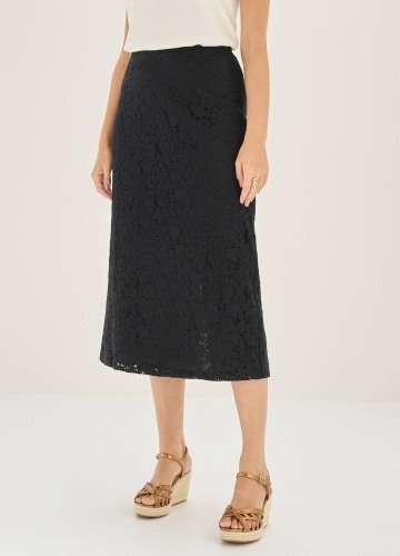 Čipková midi sukňa s
rozparkom