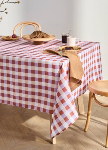 Ubrus s potiskem šachovnice