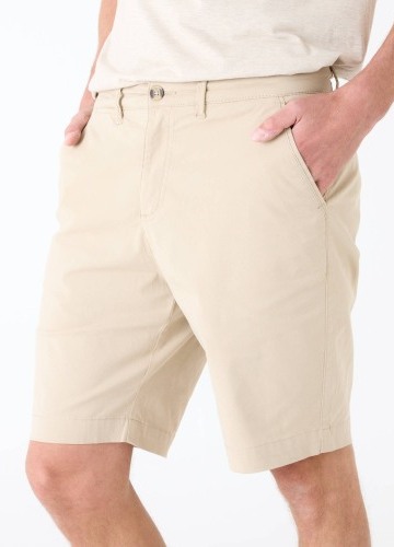 Jednobarevné chino bermudy v klasickém střihu