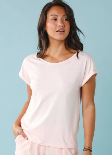 Jednofarebné tričko s krátkymi rukávmi, pre nižšiu postavu