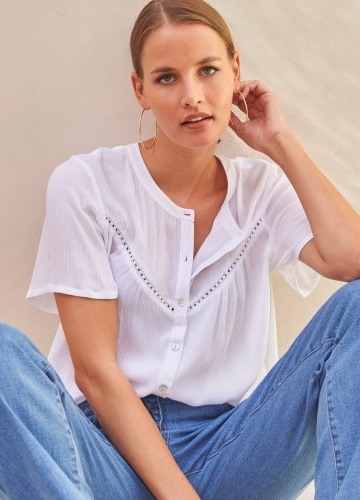Vzdušná blúzka s krátkymi rukávmi