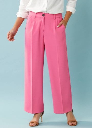 Splývavé široké kalhoty pro malou postavu