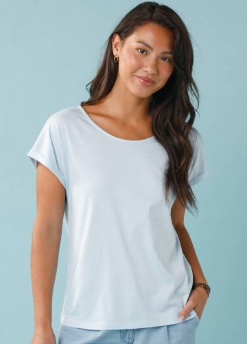 Jednofarebné tričko s krátkymi rukávmi, pre nižšiu postavu