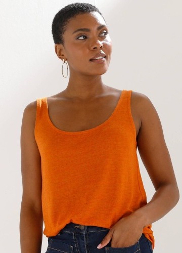 Top s prímesou ľanu a širokými ramienkami