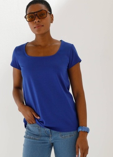 Tričko se čvercovým výstřihem