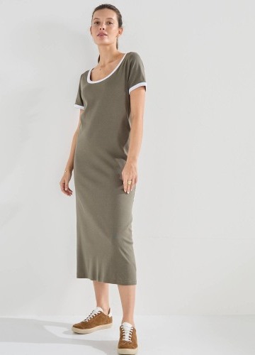 Midi jednobarevné žerzejové šaty s kontrastními lemy