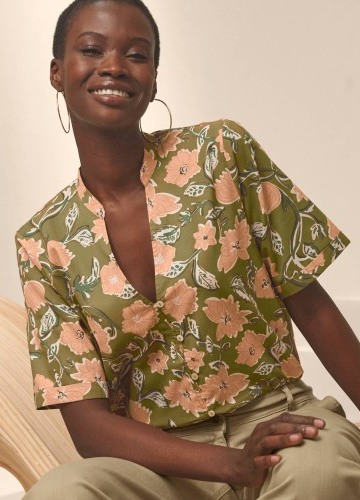 Blúzka s potlačou, krátkymi rukávmi a tuniským výstrihom