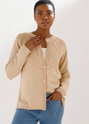 Sveter z úpletu so vzorom