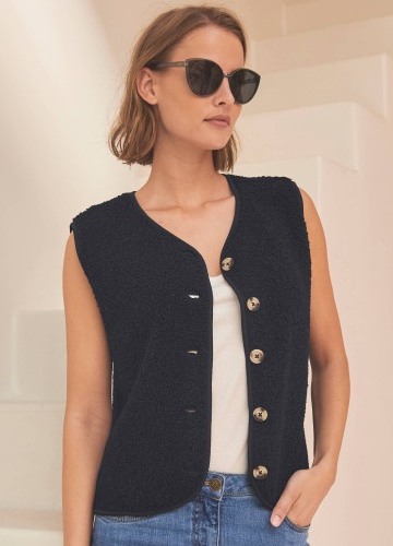 Buklé vesta na gombíky