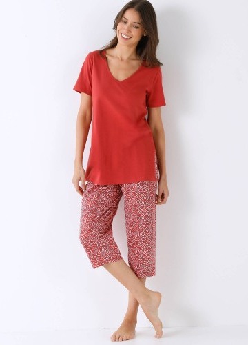 Pyžamo se 3/4 kalhotami a potiskem listů