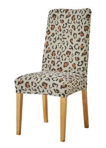 Pružný poťah s leopardím vzorom na stoličku