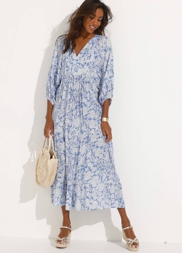 Dlouhé kreponové šaty s potiskem