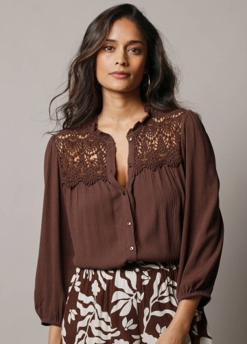Krepónová blúzka s macramé a 7/8 rukávmi