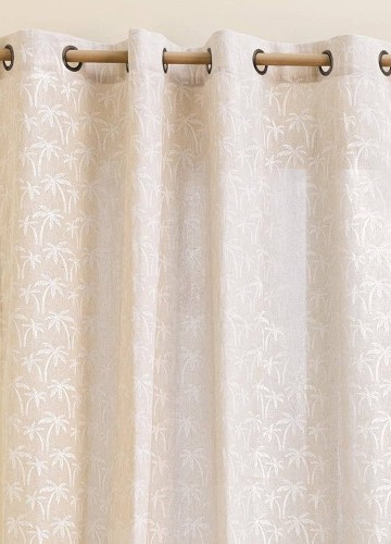 Záves s očkami a motívom paliem