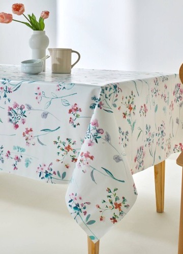 Voskovaný obrus s kvetinovým vzorom