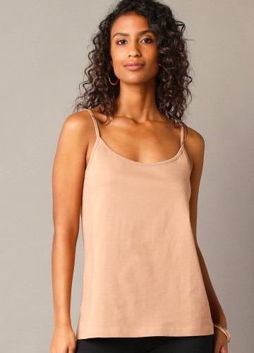 Top s úzkými ramínky