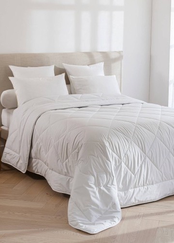 Přikrývka s výplní z velbloudí srsti