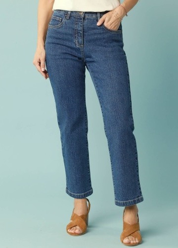 Rovné skrátené džínsy pre nižšiu postavu