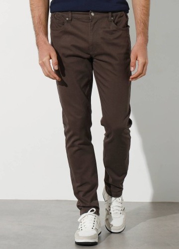 Rovné kalhoty s 5 kapsami a pružným pasem na bocích, pro nižší postavu