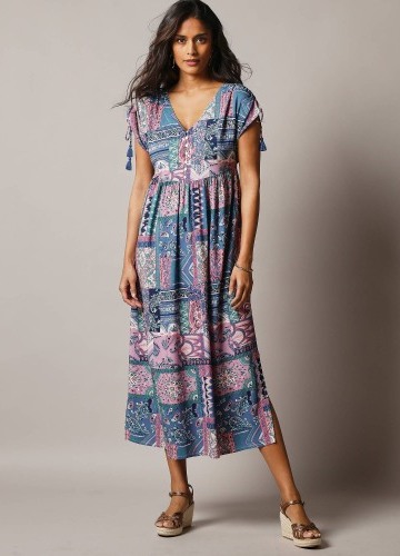 Midi šaty s rozparky a potiskem